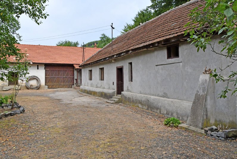 Tholdy-Ujfalussy Castle, Pomi, Romania, Romania
